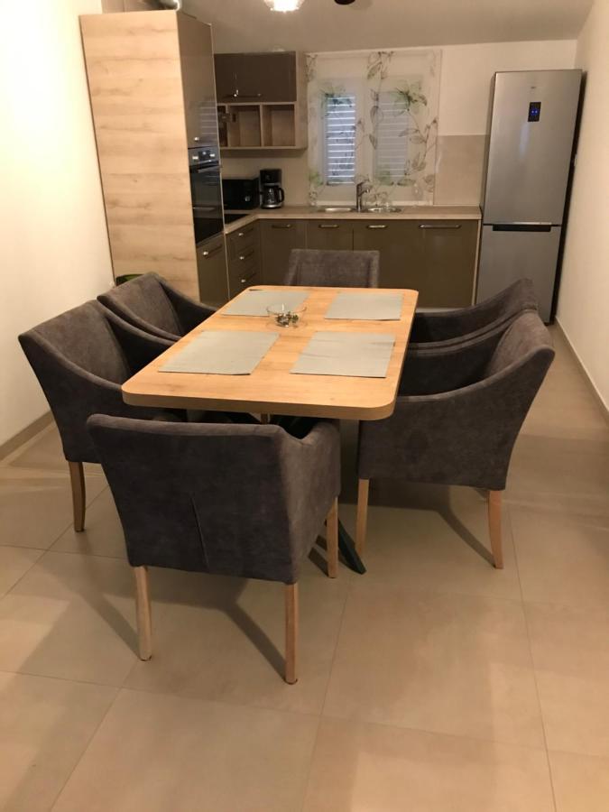 Appartement Albatros à Kaštel Sućurac Extérieur photo