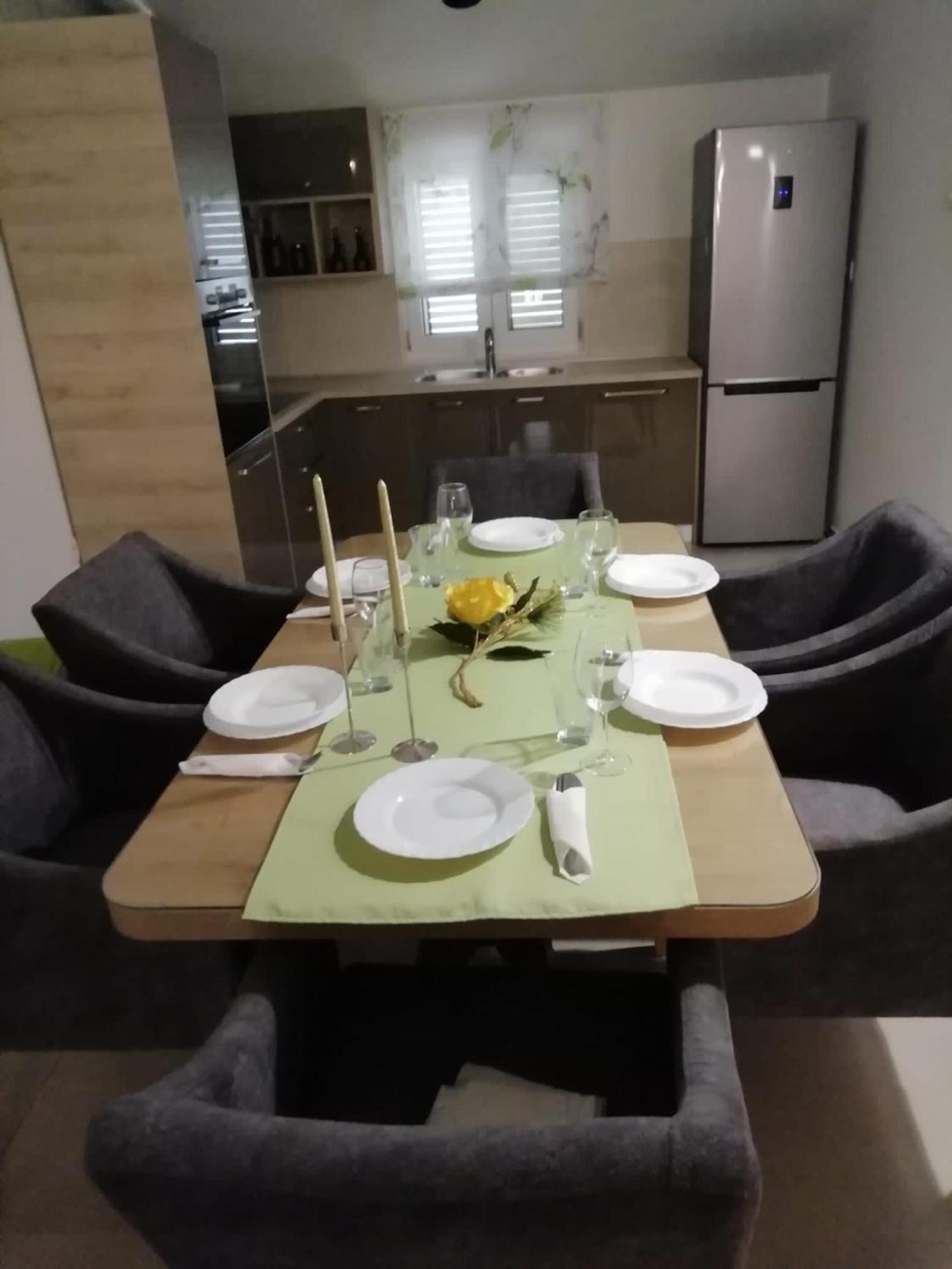 Appartement Albatros à Kaštel Sućurac Extérieur photo