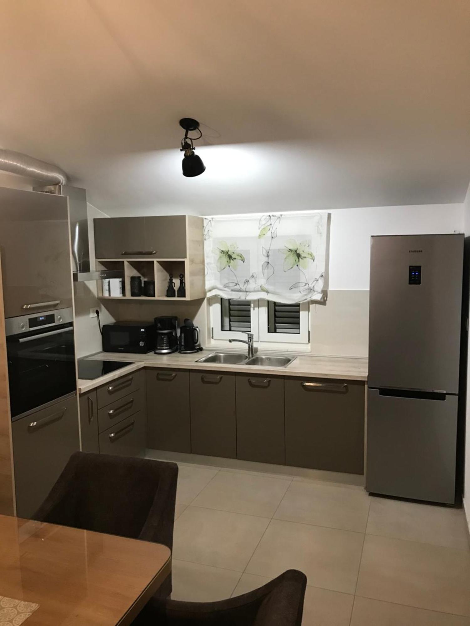 Appartement Albatros à Kaštel Sućurac Extérieur photo